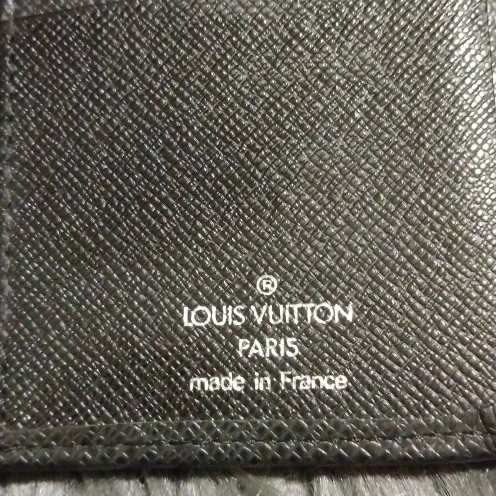 Louis Vuitton Taiga Leather Brazza Long Wallet Pre Loved, 2009 Black, Un…